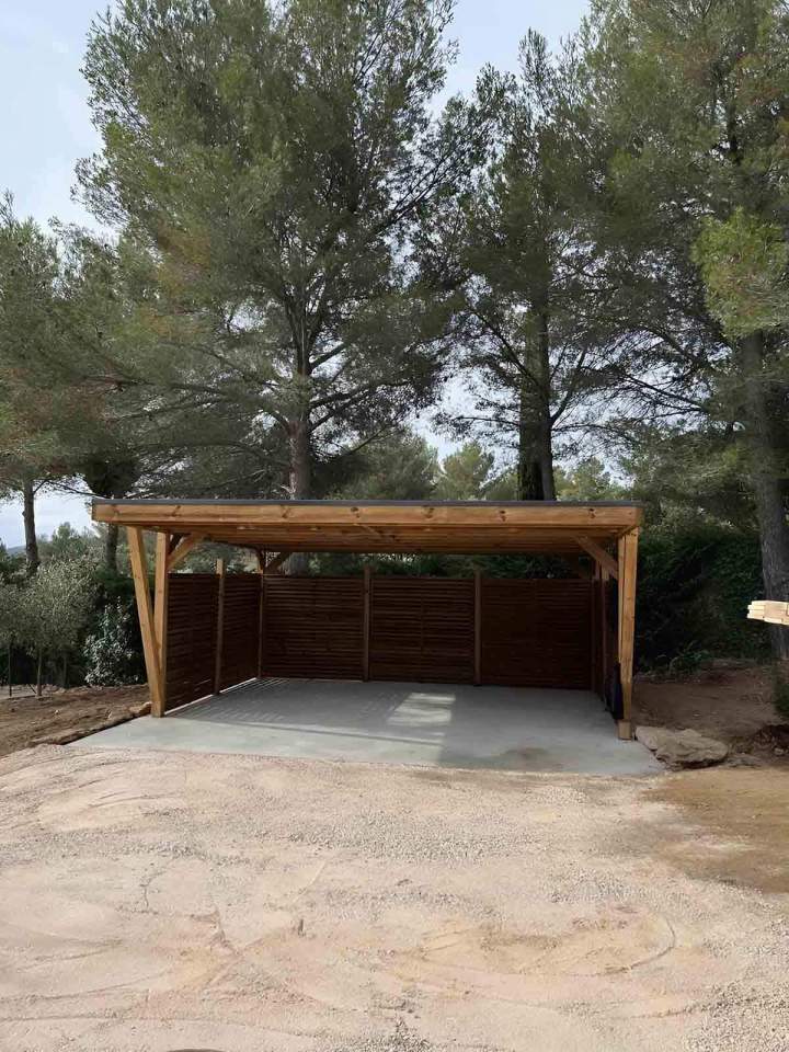 Pose d' un carport Le Castellet