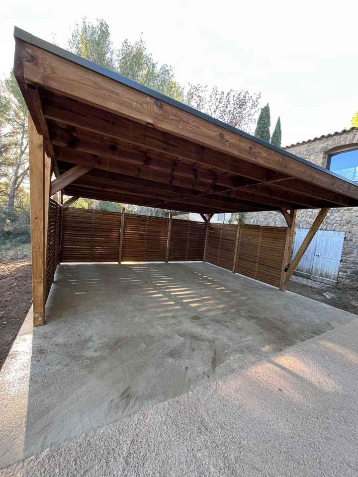 Montage d'un carport Le Castellet