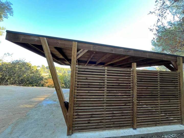Pose d' un carport Le Castellet