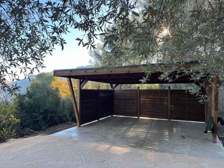 Pose d' un carport Le Castellet